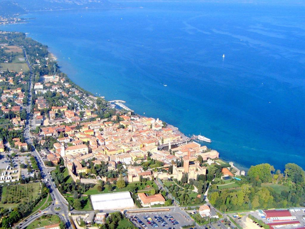 Belvilla By Oyo Enticing Holiday Home With Pool Lazise Zewnętrze zdjęcie